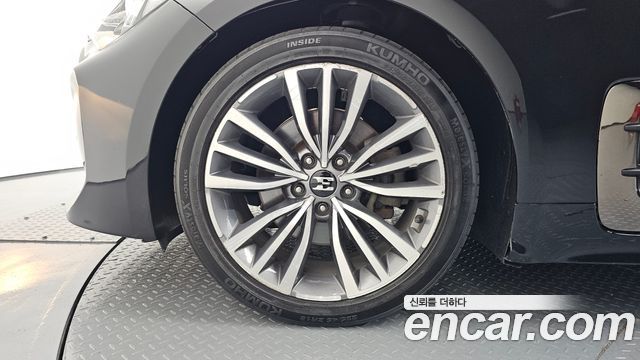 Kia Stinger 2.0 Turbo 2WD Platinum - фото 4