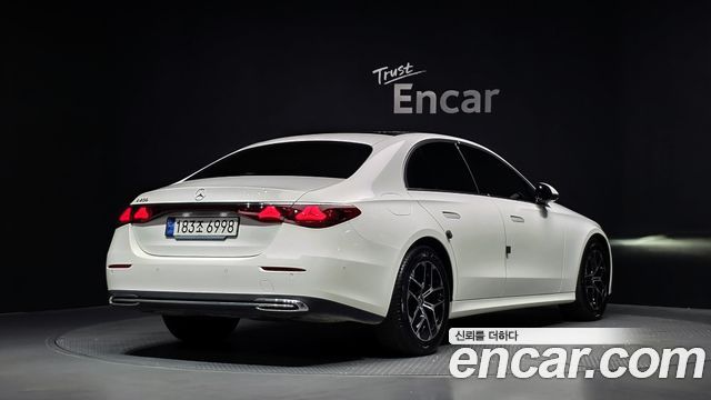 Mercedes-Benz E-Class W214 E200 Avantgarde - фото 1