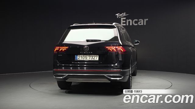 Volkswagen Tiguan 2.0 TSI Prestige - фото 3