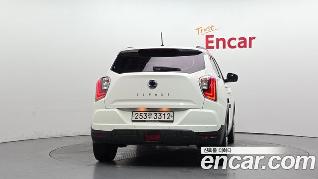 SsangYong Tivoli Gasoline 1.5 2WD V5 - фото 3