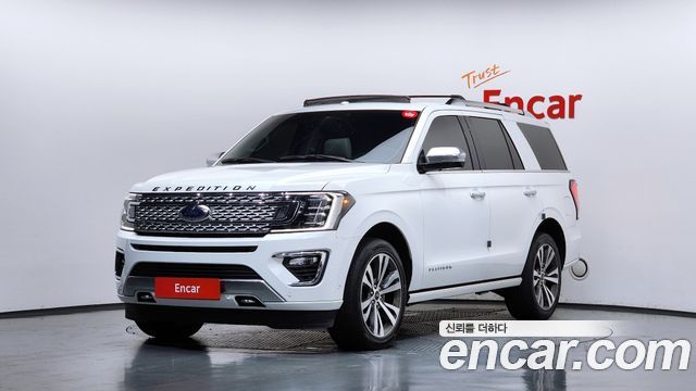 Ford Expedition Platinum 4WD 7Seater - фото 0