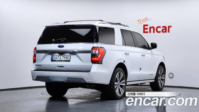 Ford Expedition Platinum 4WD 7Seater - фото 1