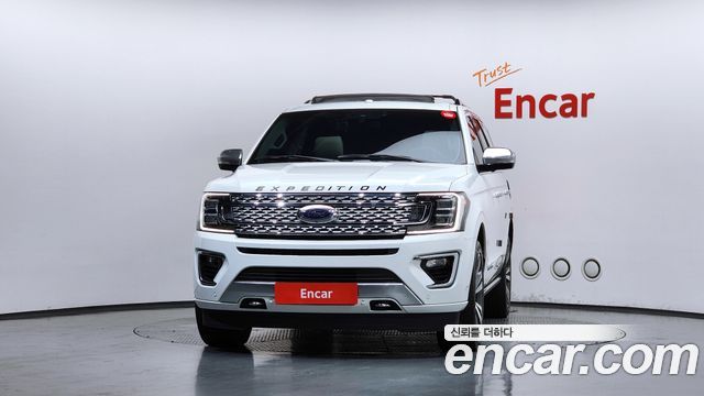 Ford Expedition Platinum 4WD 7Seater - фото 2