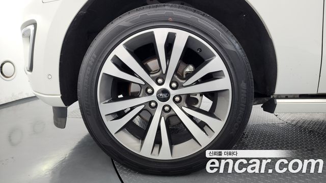 Ford Expedition Platinum 4WD 7Seater - фото 4
