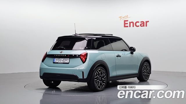 Mini Cooper 4-го поколения Favoured - фото 1