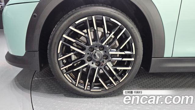 Mini Cooper 4-го поколения Favoured - фото 4