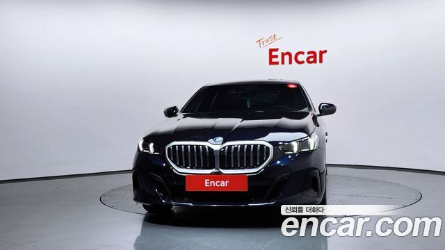 BMW 5-Series G60 530e M Sport - фото 2