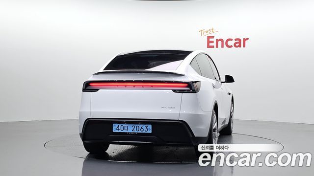 Tesla Model Y Long Range AWD - фото 3