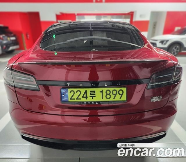 Tesla Model S AWD - фото 1
