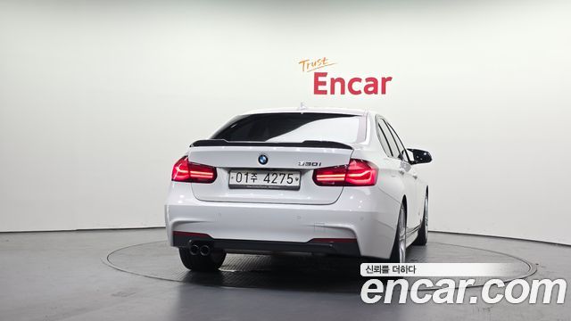 BMW 3-Series F30 330i M Sport Shadow - фото 3
