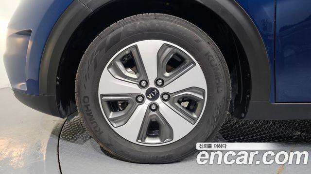Kia Niro Prestige - фото 4