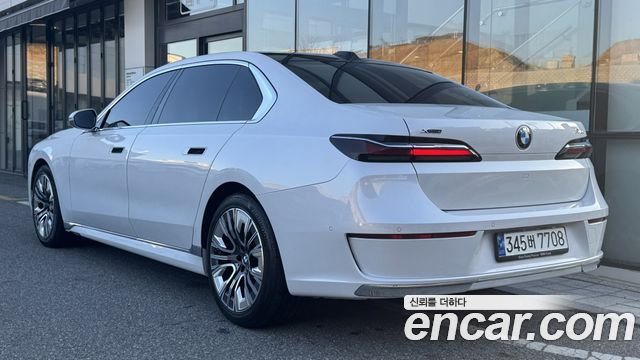 BMW 7-Series G70 740d xDrive Design Pure Excellence - фото 1