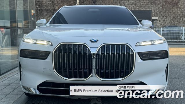 BMW 7-Series G70 740d xDrive Design Pure Excellence - фото 2