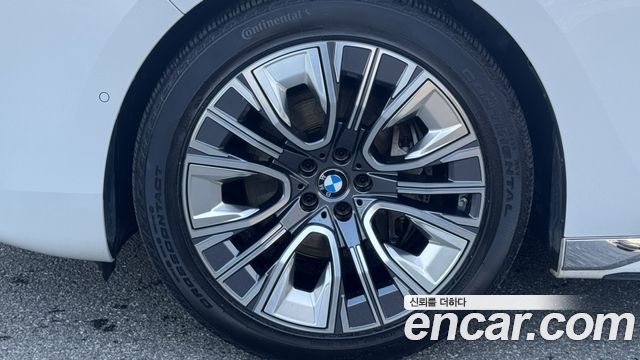 BMW 7-Series G70 740d xDrive Design Pure Excellence - фото 4