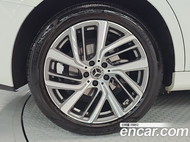 Mercedes-Benz E-Class W214 E220d 4MATIC Exclusive - фото 4