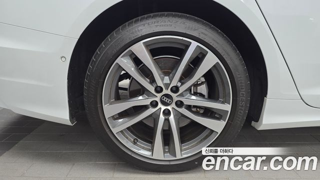 Audi A6 C8 45 TFSI Quattro Premium - фото 4