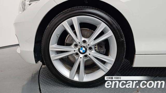 BMW 1-Series F20 118d Sport Special Edition 5Door - фото 3