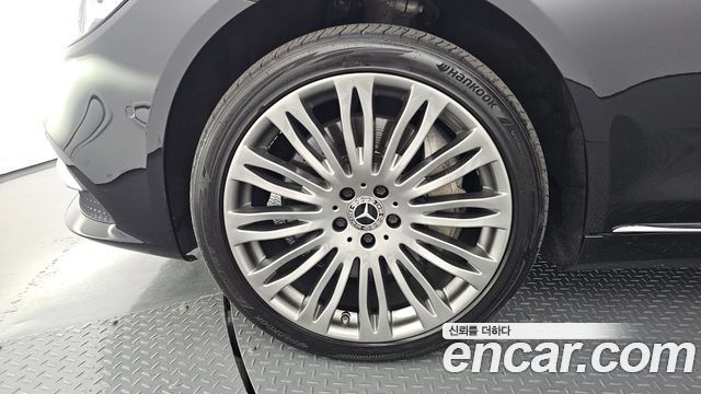 Mercedes-Benz S-Class W222 S560L 4MATIC - фото 4