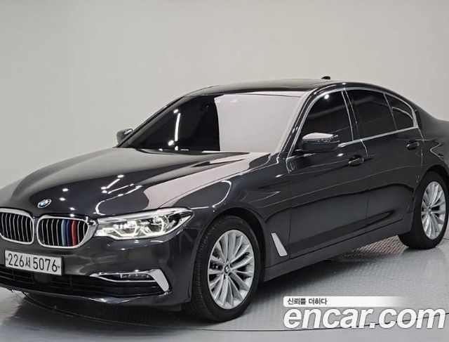 BMW 5-Series G30 520d Luxury Plus - фото 0