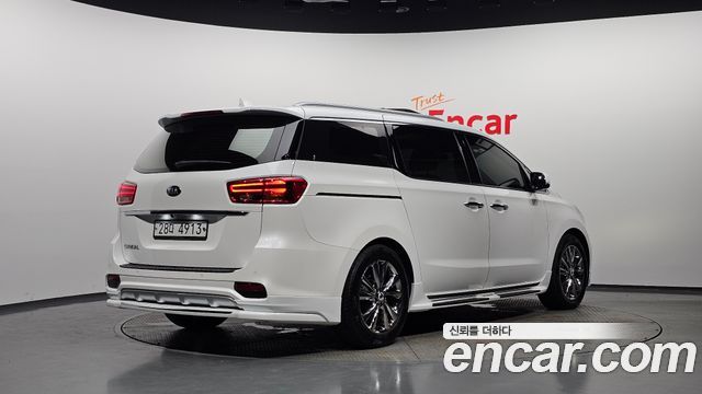 Kia Carnival Новый 9-Seater Noblesse Special - фото 1