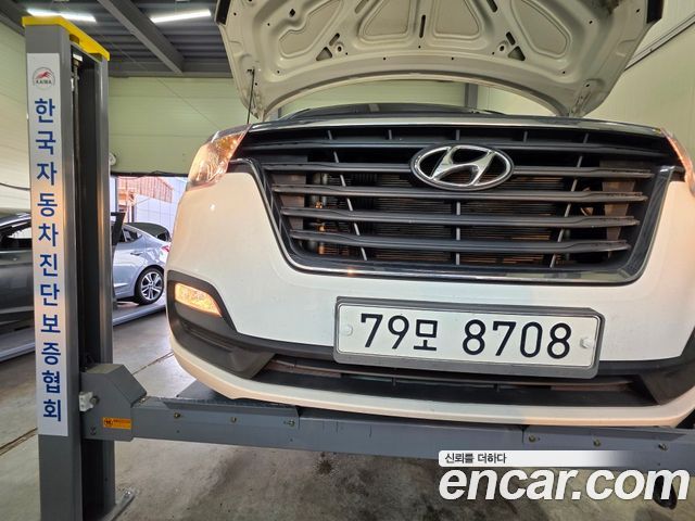 Hyundai Starex Новый 4WD Wagon 12-Seater Smart - фото 0