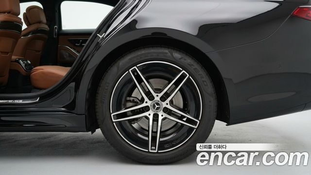 Mercedes-Benz E-Class W214 E300 4MATIC AMG Line - фото 4