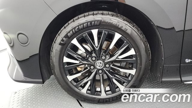 Toyota Alphard 4-го поколения 2.5 HEV Executive AWD - фото 4