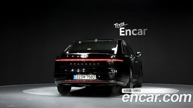 Hyundai Grandeur GN7, гибрид Calligraphy - фото 3