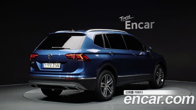 Volkswagen Tiguan 2.0 TDI Prestige - фото 1