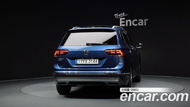 Volkswagen Tiguan 2.0 TDI Prestige - фото 3