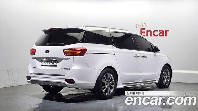 Kia Carnival Новый 7-Seater Limousine President - фото 1