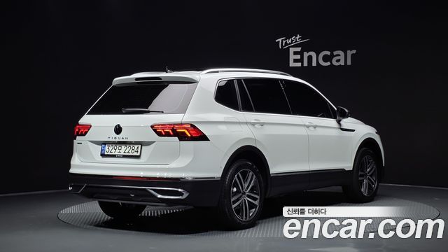 Volkswagen Tiguan 2.0 TSI Prestige - фото 1
