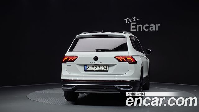 Volkswagen Tiguan 2.0 TSI Prestige - фото 3