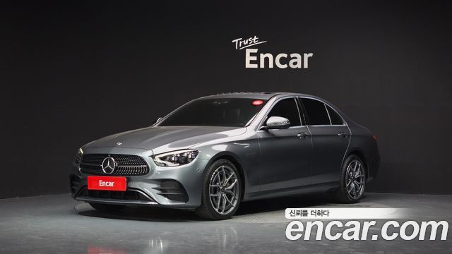 Mercedes-Benz E-Class W213 E220d 4MATIC AMG Line - фото 0