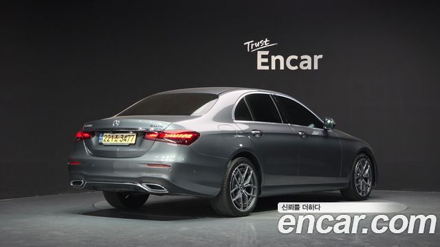 Mercedes-Benz E-Class W213 E220d 4MATIC AMG Line - фото 1