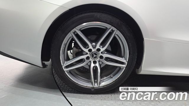 Mercedes-Benz E-Class W213 E220d Cabriolet - фото 4