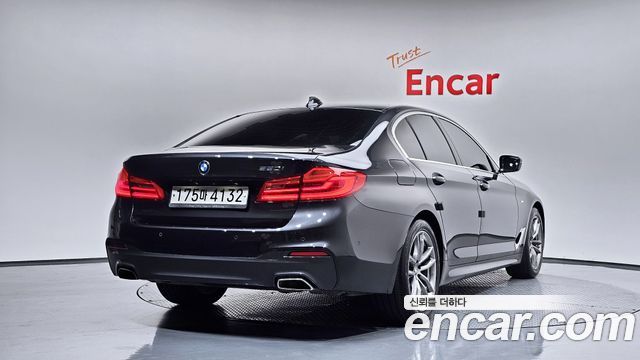 BMW 5-Series G30 520i M Sport - фото 1