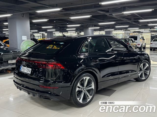 Audi Q8 55 TFSI Quattro Premium - фото 2