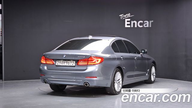 BMW 5-Series G30 520d xDrive Luxury Plus - фото 0