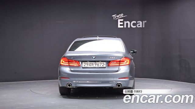 BMW 5-Series G30 520d xDrive Luxury Plus - фото 2