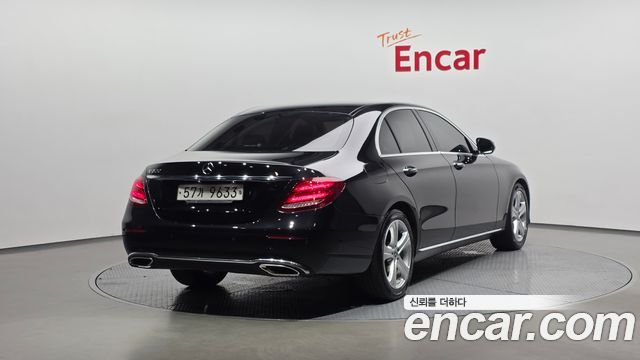 Mercedes-Benz E-Class W213 E200 Avantgarde - фото 1