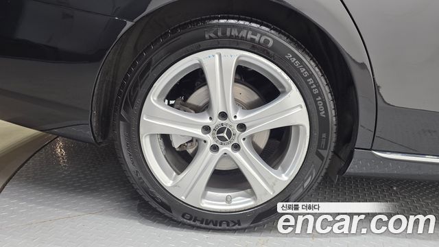Mercedes-Benz E-Class W213 E200 Avantgarde - фото 4