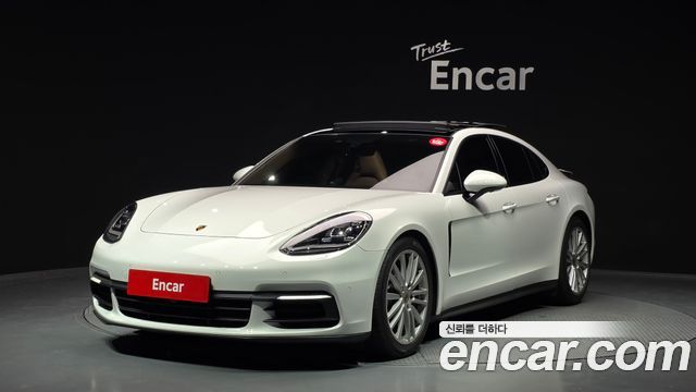 Porsche Panamera 3.0 AWD - фото 0