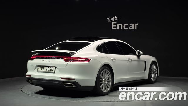 Porsche Panamera 3.0 AWD - фото 1