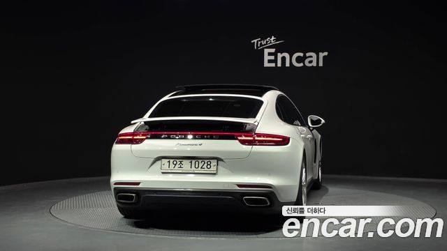 Porsche Panamera 3.0 AWD - фото 3