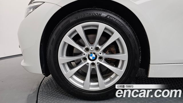 BMW 3-Series F30 320d - фото 4