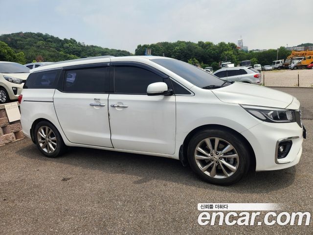 Kia Carnival Новый 9-Seater Prstige - фото 2