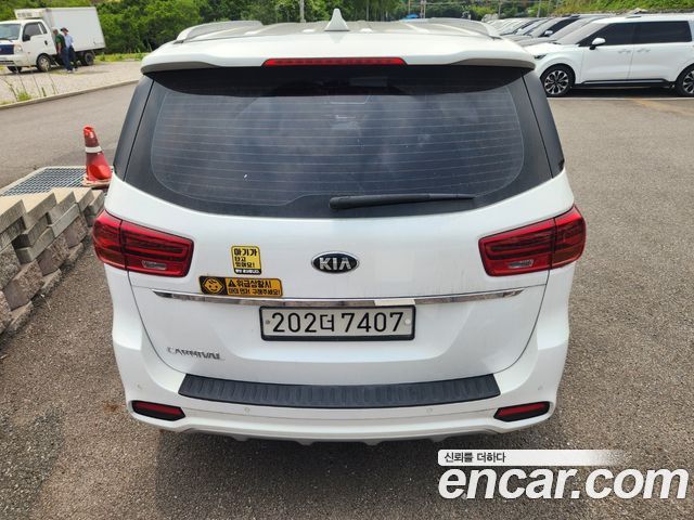Kia Carnival Новый 9-Seater Prstige - фото 4