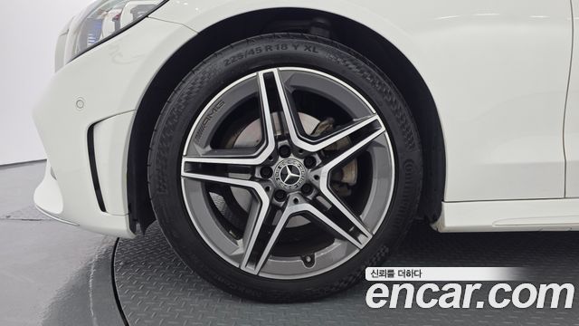 Mercedes-Benz C-Class W205 C200 Coupe - фото 4