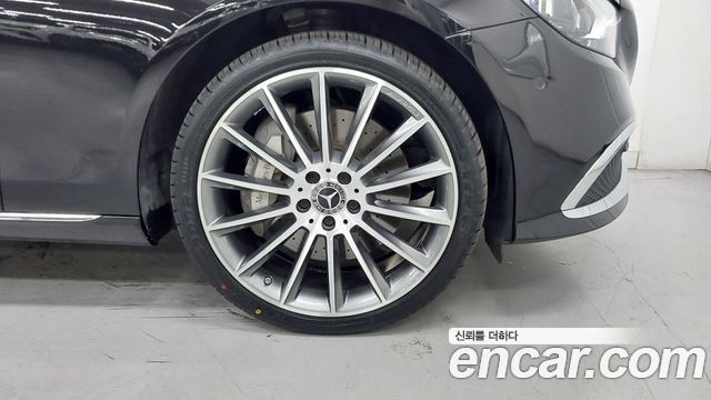 Mercedes-Benz E-Class W213 E450 4MATIC Exclusive - фото 4